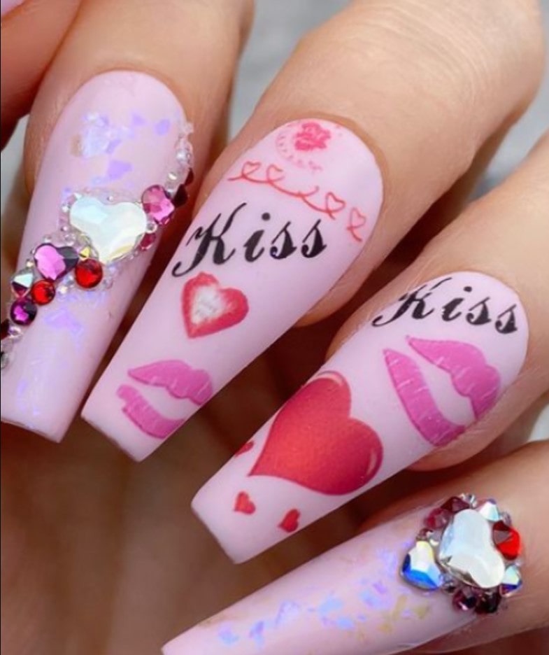 diseño de uñas para dia de san valentin